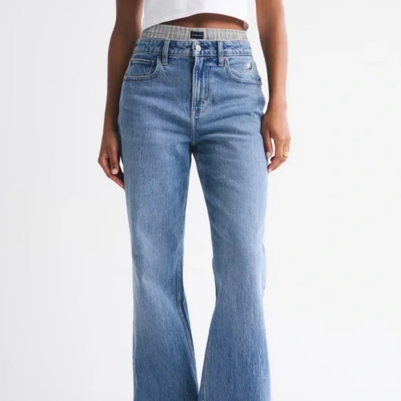 A&F NFL Curve Love High Rise 90s Relaxed Philadelphia Eagles Embroidered Jeans - Picture 7 of 11